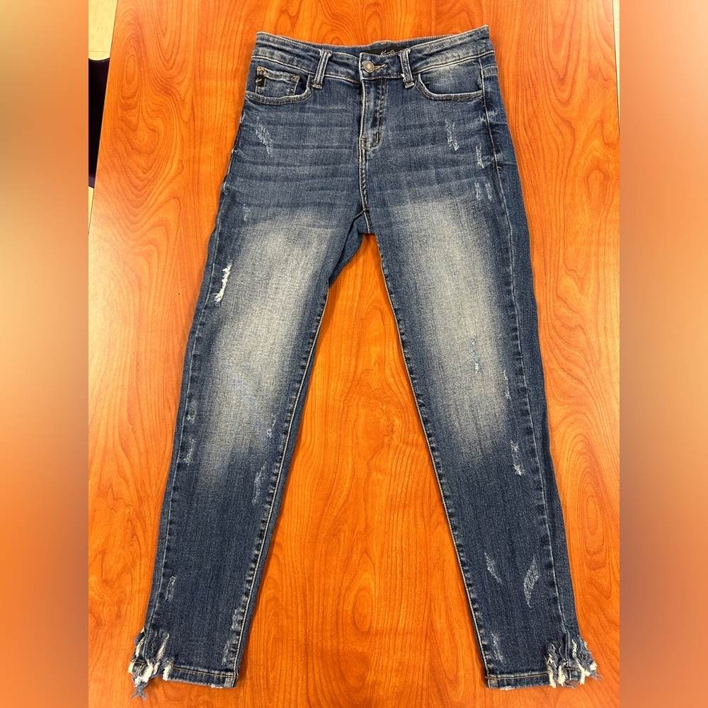 Kancan distressed jeans size 27